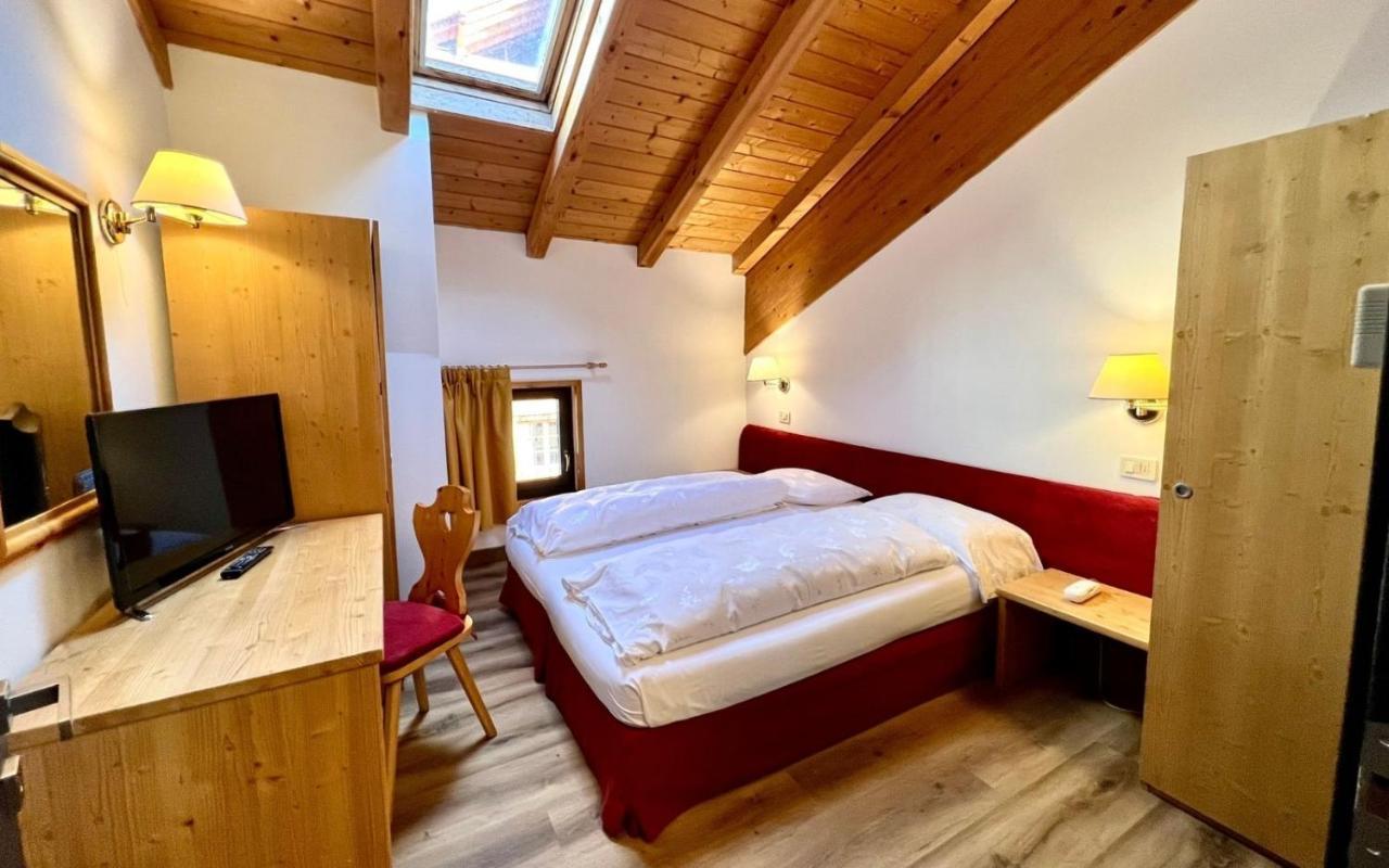 Antico Albergo Stella D'Italia Folgaria Exterior foto